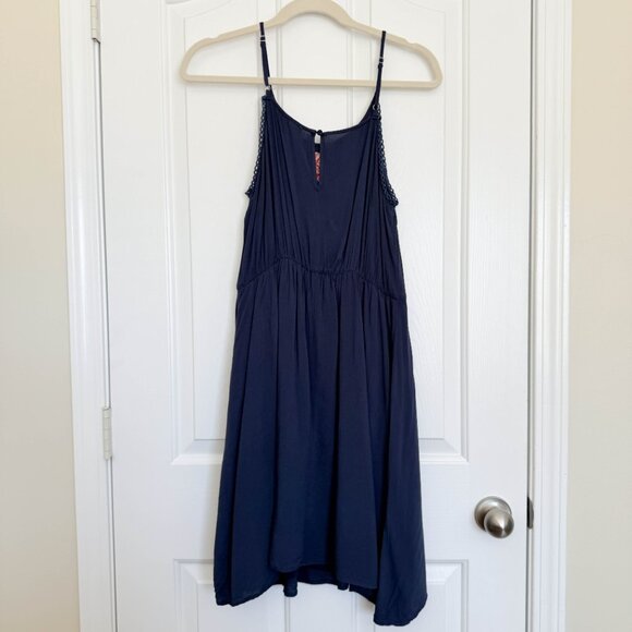 Andree By Unit Womens Navy Dress with Embroidered Flowers Size Medium - Picture 5 of 10